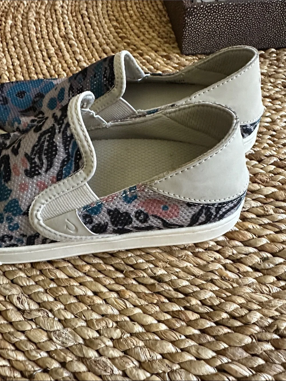 Olukai Women’s size 6 Slip-On Canvas Shoes in Teal and Pink Leopard Print